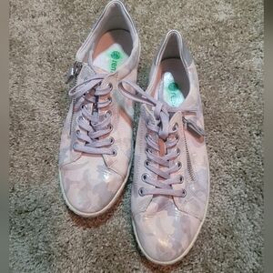 Remonte soft leather metallic camouflage sneakers. Women's 39